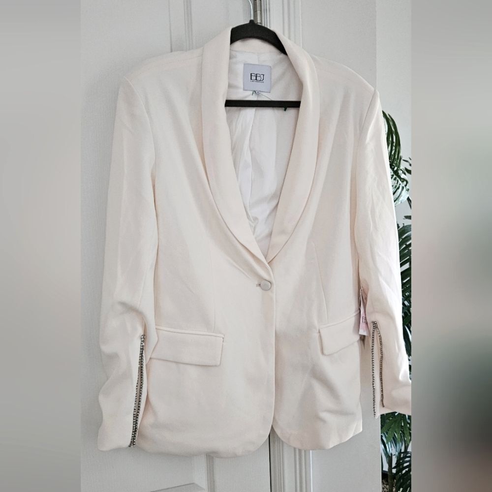 Elegant Cream Blazer with Rhinestone Accent